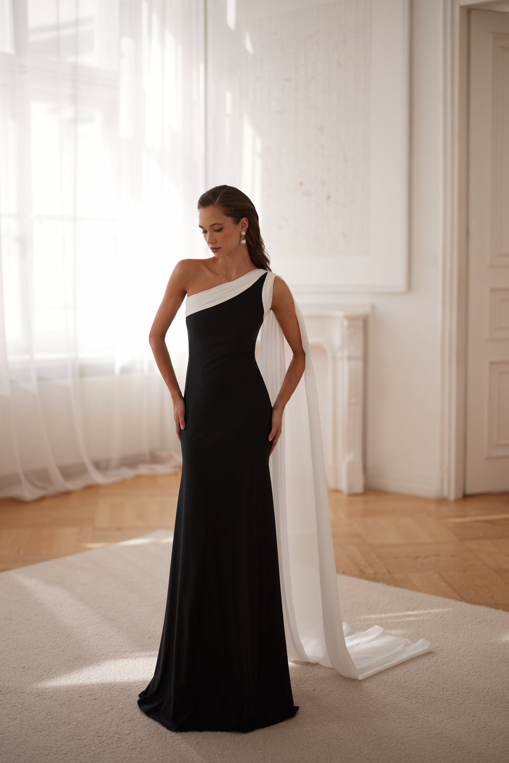 Diana One Shoulder Two Tone Black & White