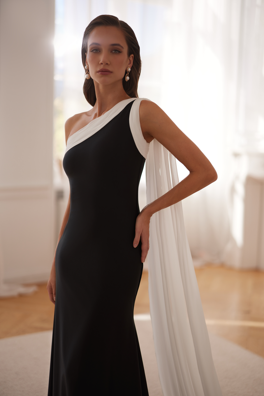 Diana One Shoulder Two Tone Black & White