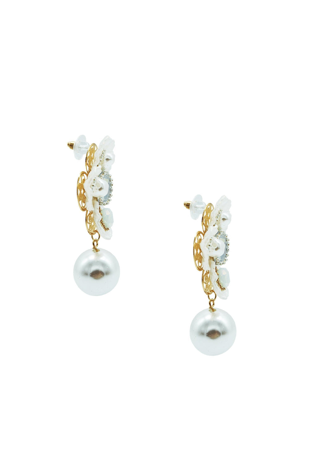 Averie White Flower Pearl Earrings
