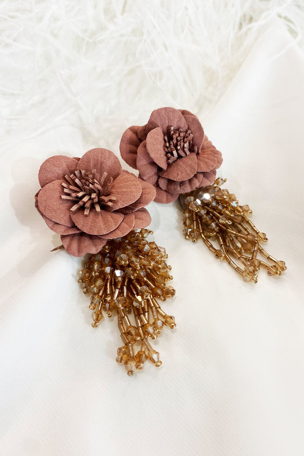 Alma Mauve Flower Earrings